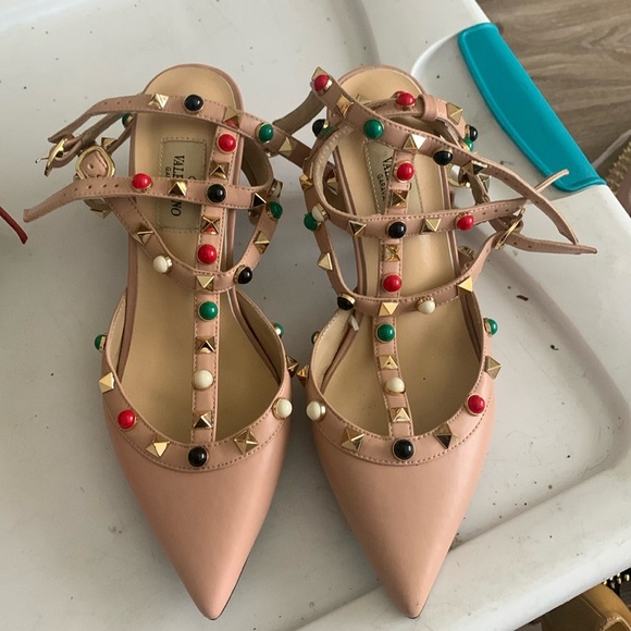 Valentino - Picture 1 of 3